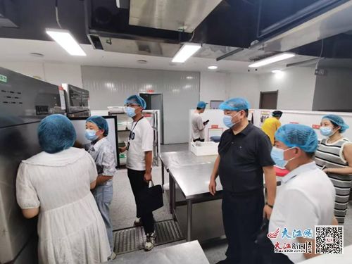 八里湖新区市场监督管理局来江西财经职业学院检查食品安全工作 组图