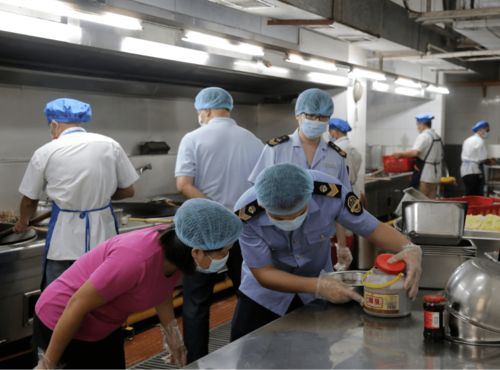 保障师生用餐安全,麻涌开展校园食品安全检查