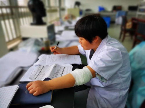 张育林副市长深入调研省特种安全防护产品质量监督检验中心，强调筑牢纺织品服装质量安全防线